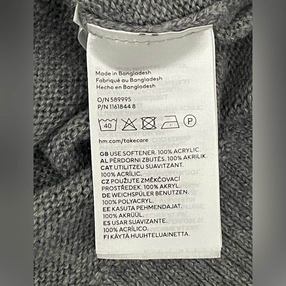 H&M Gray Snoopy Peanuts Knit Sweater - Picture 8 of 13